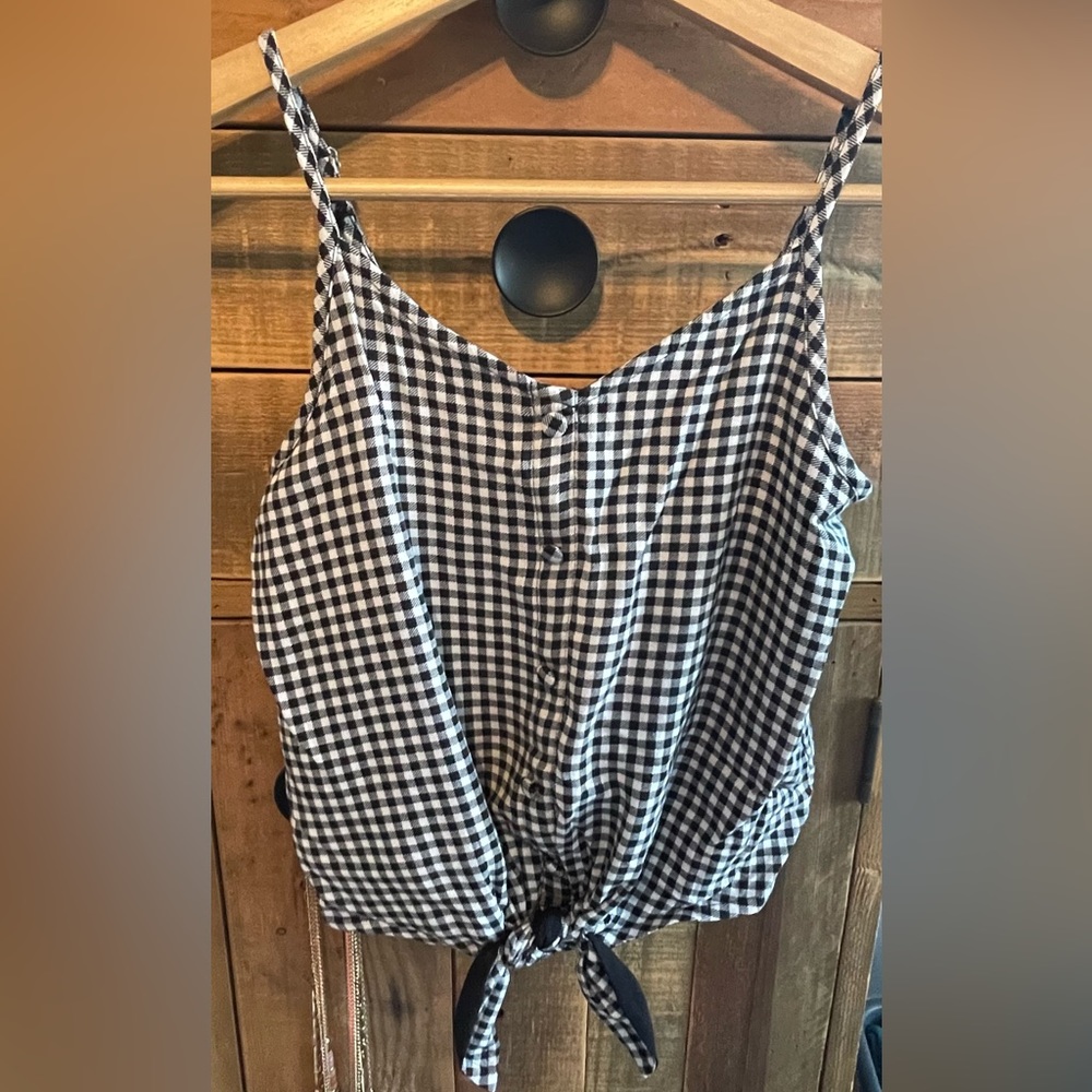 Girls 11/12 Abercrombie kids button down tie bottom crop top.